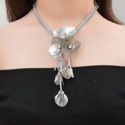 Silvery Creative Beautiful Flowers Necklace Luxury Advanced Sense Multi-layer Collar Elegant Shiny Clavicle Decor Necklace Ladies Jewelry Gift