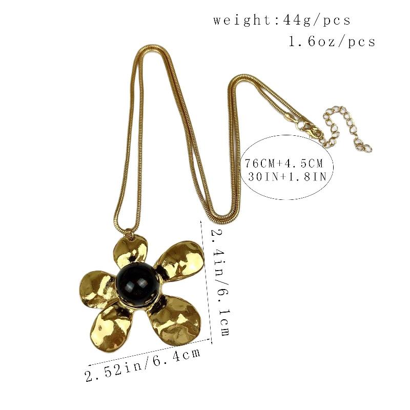 New Fashion Metal Pendant Necklaces Women Irregular Flower Clavicle Chains Luxury Unique Exquisite Banquet Party Jewelry Gifts