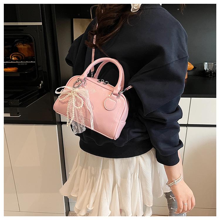 Crossbody bag women's bag new fashion shoulder portable bowling bag summer versatile niche pillow bag