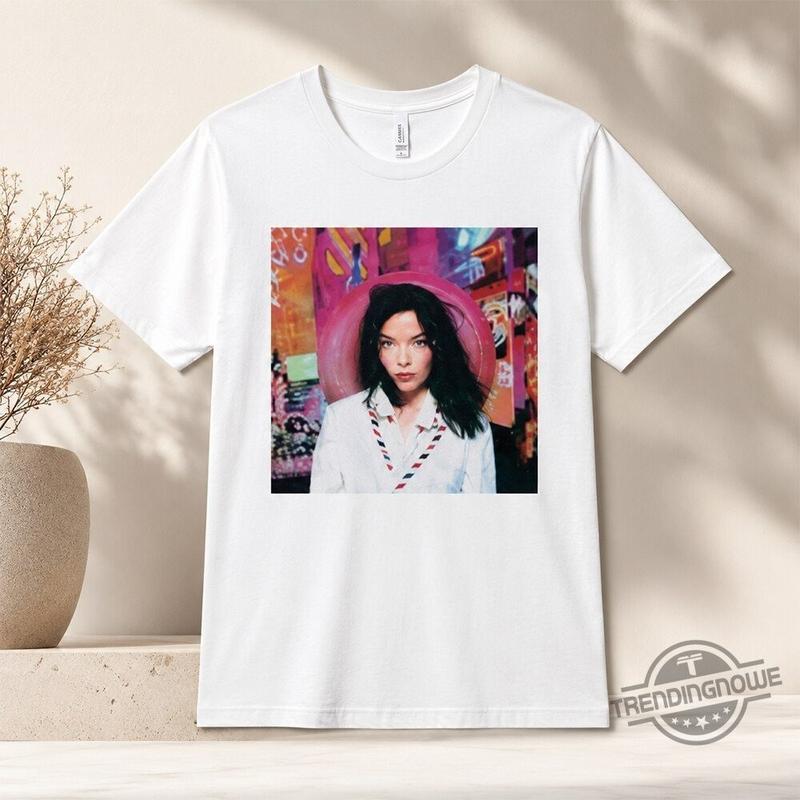 

The Devil Wears Prada Anne Hathaway Post Bjork Album Unisex T-Shirt S