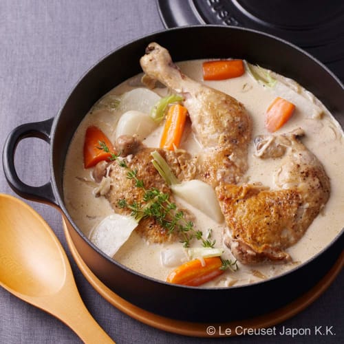 Le Creuset Cocotte Japonaise Cast Iron Enamel Pot, 24 cm, Matte Black, Gas, Induction, and Oven Compatible [Official Japanese Product]