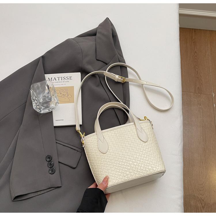 Niche handbag women's new popular fashion versatile high-end single shoulder crossbody bucket bag