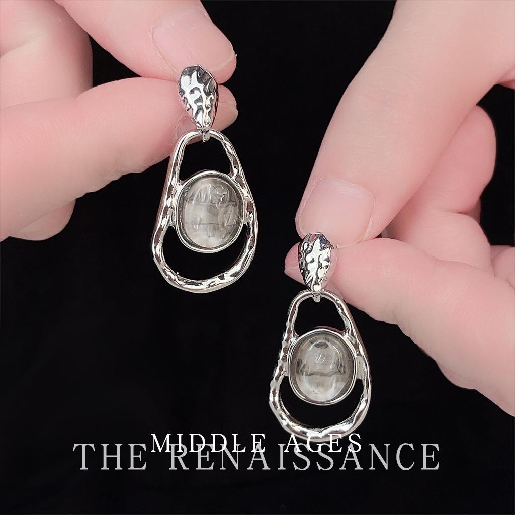 Средневековые геометрические серьги-пусеты с полыми элементами, серьги с неправильными чернильными пятнами, темпераментные украшения для ушей