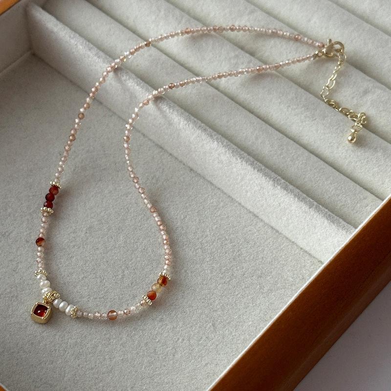 A Niche and Fashionable Collarbone Bead Necklace Red Square Necklace