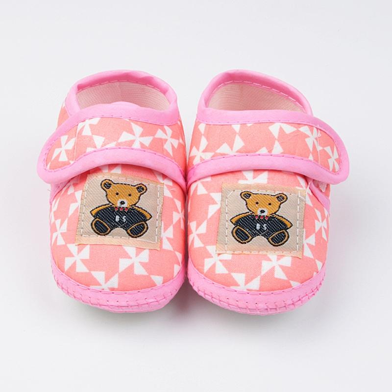 Babysko Cartoon Bear Patch Cloth Sko med myke såler til nyfødte småbarn