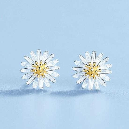 1 Pair Stud Earrings Mini Chrysanthemum Design Ear Studs Piercing Women Earrings Commuting Dating Jewelry Gift