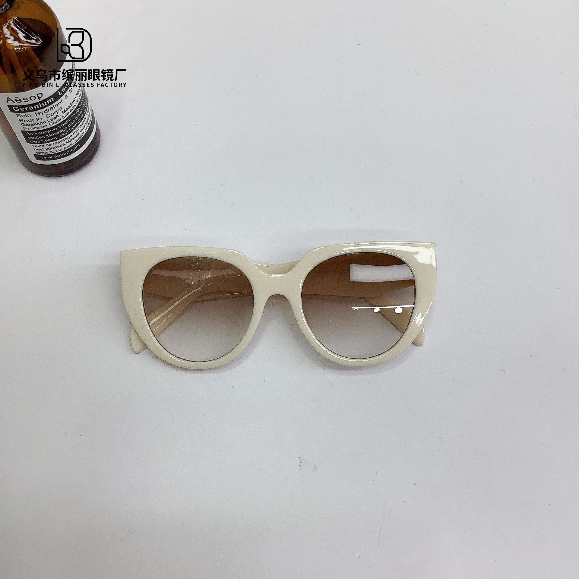 

Солнцезащитные очки женские летние солнцезащитные очки с защитой от ультрафиолета мужские солнцезащитные очки для вождения трендовые модные солнцезащитные очки с круглым лицом солнцезащитные очки