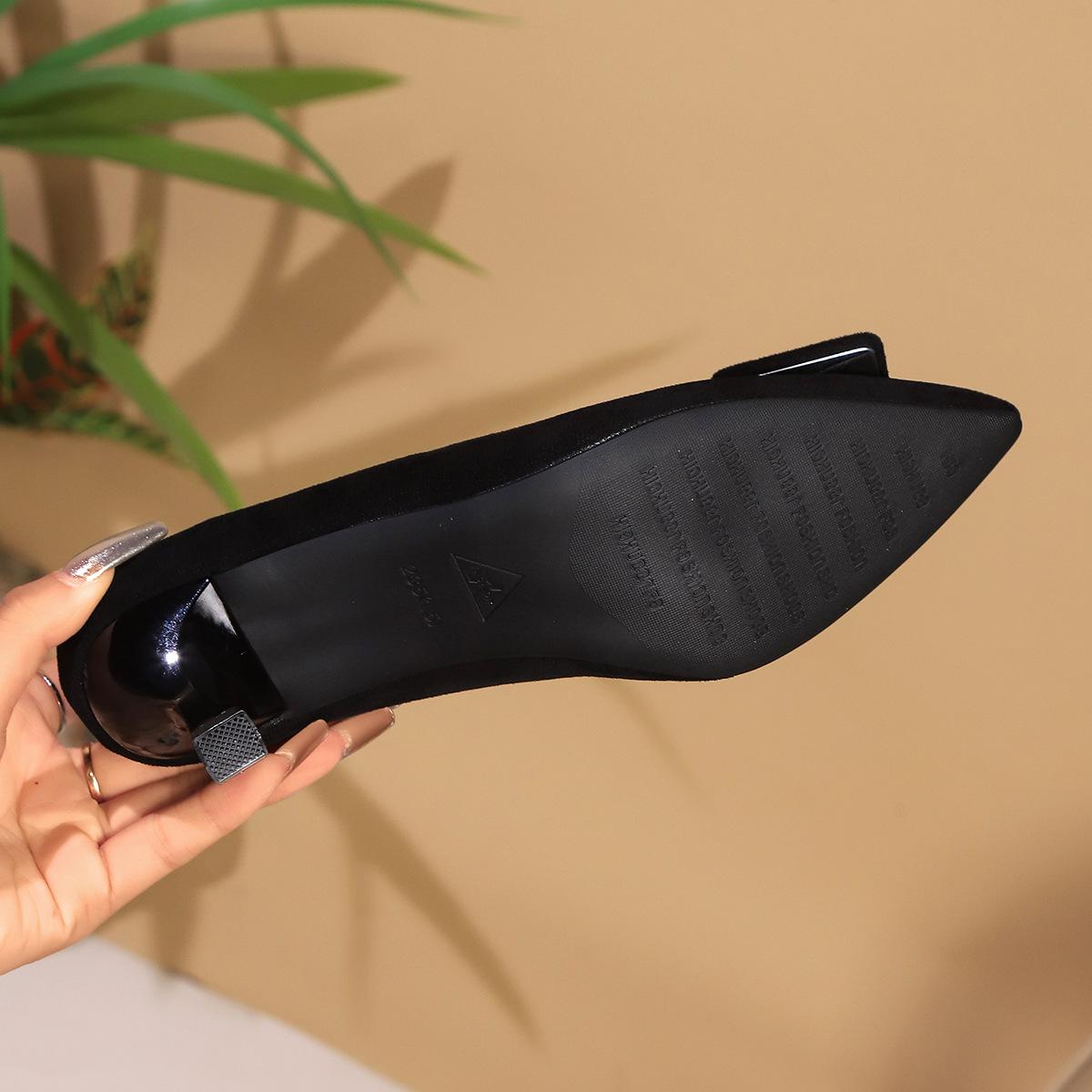 

Новые модные туфли Мэри Джейн с квадратной пряжкой на мягкой подошве, женские туфли на маленьком каблуке, балетки с острым носком, туфли на высоком каблуке 41