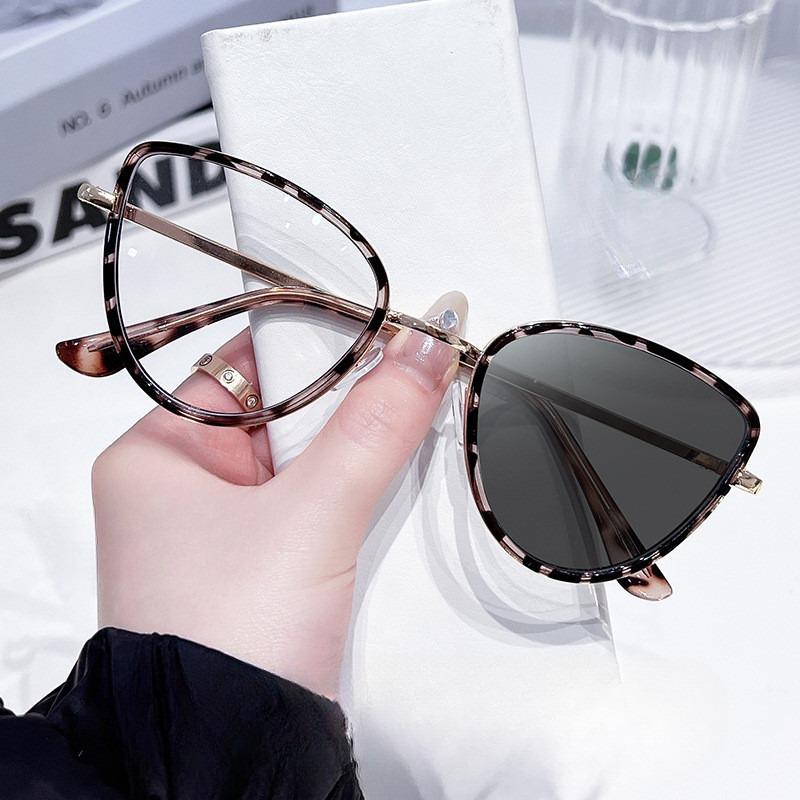 2 in 1  Photochromic Eyeglasses Cat Eye Anti Radiation Eyewear for Women Men