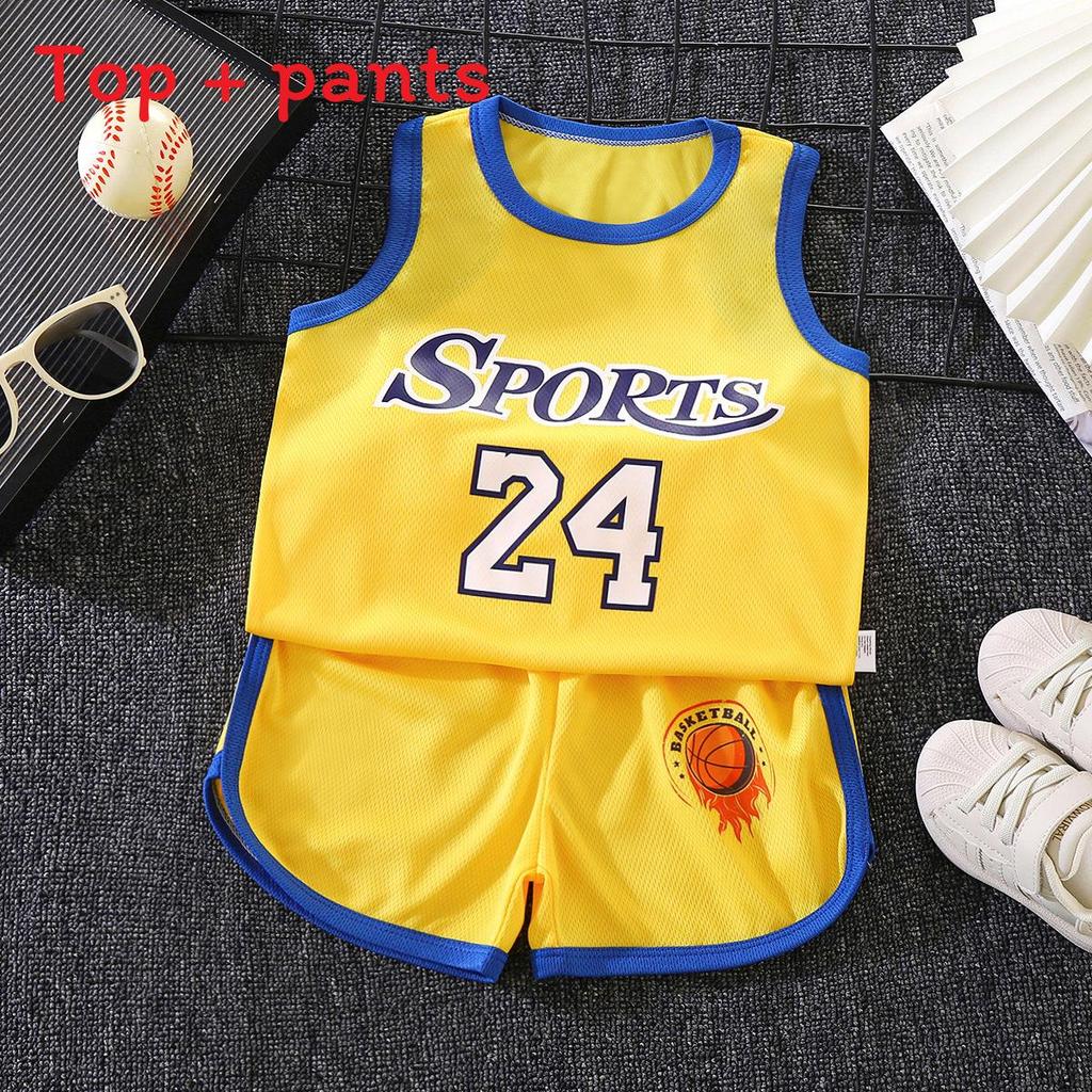 Completo Sportivo Estivo per Bambini con Canotta in Rete Traspirante e Pantaloncini per Bambini Attivi