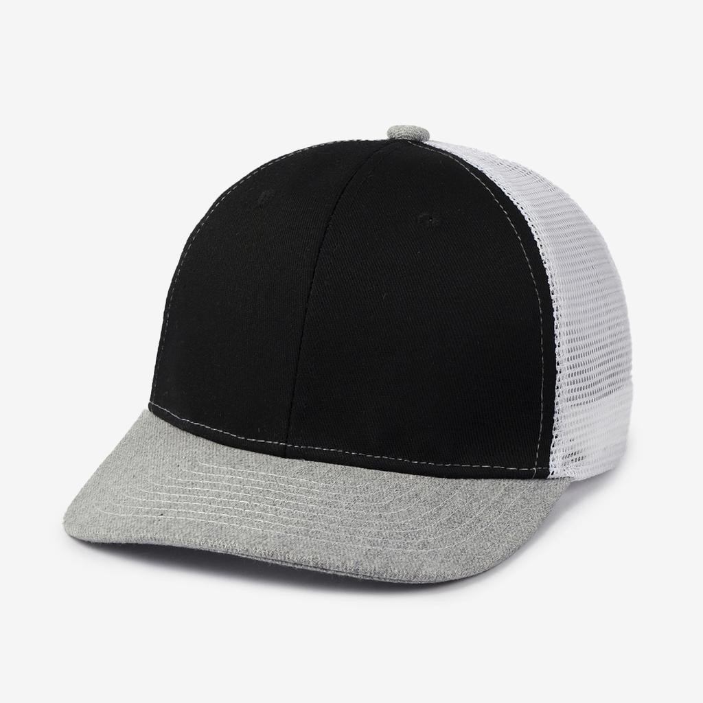 Trendy multi-color mesh baseball cap for summer outdoor sun protection and breathability. A versatile hat for daily wear.