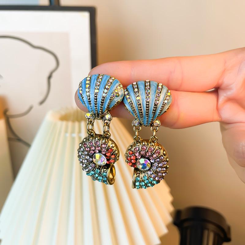 Vibrant Rhinestone Pearl Necklace & Marine Life Tassel Earrings Set