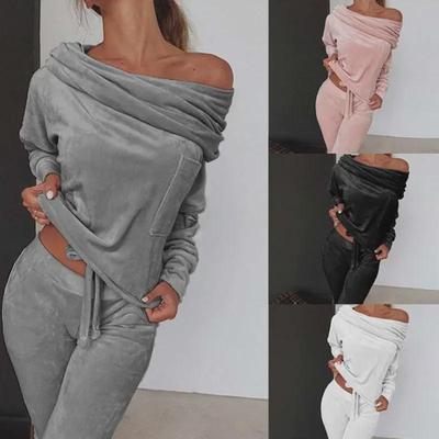 Abiti e completi – Completi con pantaloni