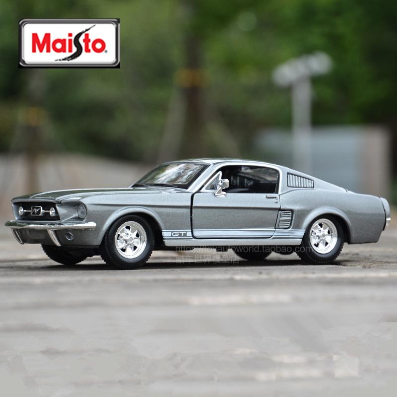 Maisto 1:24 1967 Ford Mustang GT Alloy Sports Car Model Diecast Metal Racing Vehicles Car Model Simulation Collection Kids Gifts