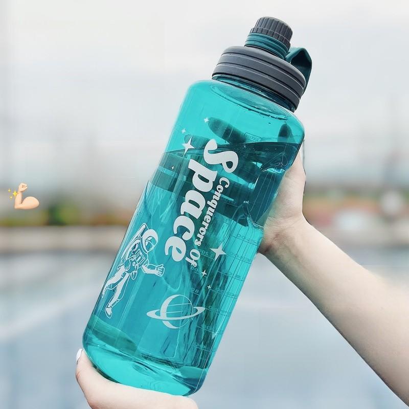 Space Cup 2000ml Plastic Sports Water Bottle With High Temperature Resistance For Adults