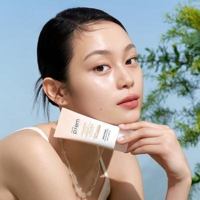 UV Defense Me Tone-Up Sunscreen 50ml (Glow Beige) + (Random) Tube 20ml_631342
