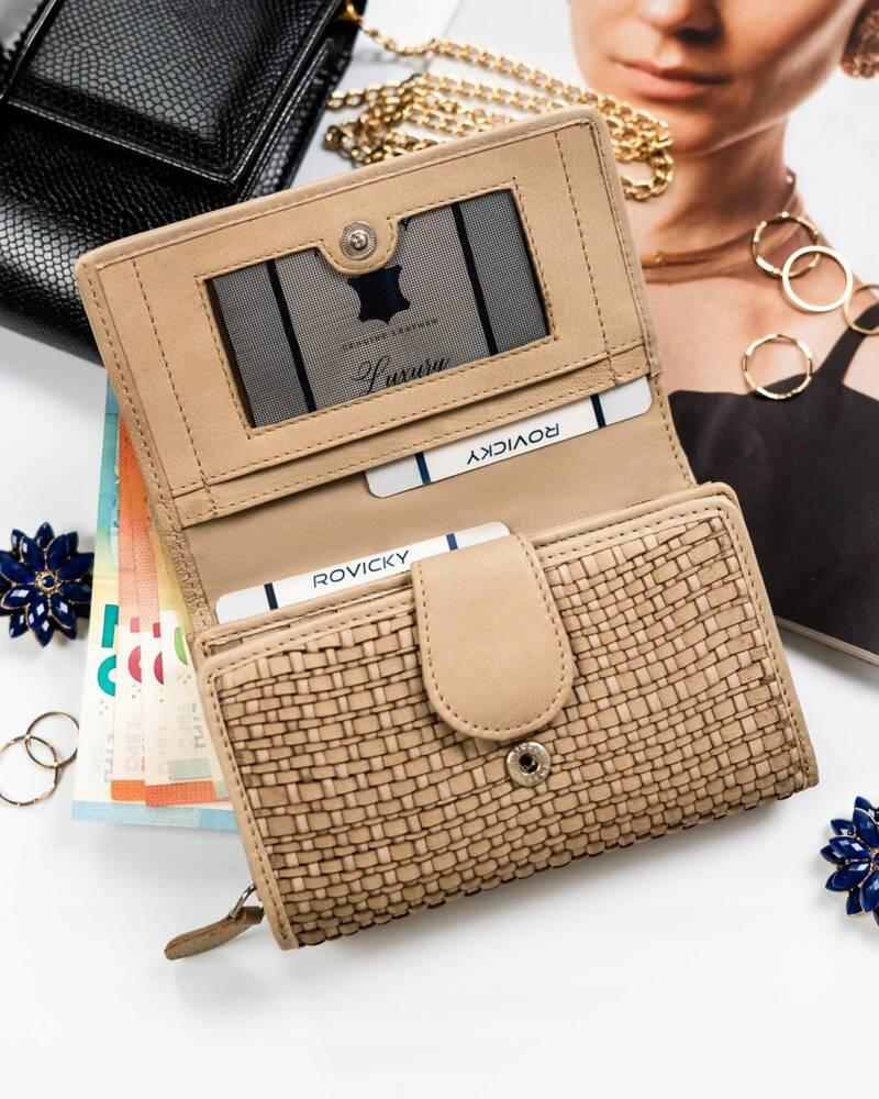 Elegant women's wallet made of natural leather - Rovicky