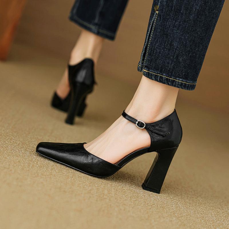 

Летние новые босоножки на высоком каблуке женские европейские и американские с закрытым носком женские босоножки больших размеров с пряжкой кожаная подошва из воловьей кожи мягкая подошва толст 40 чёрный