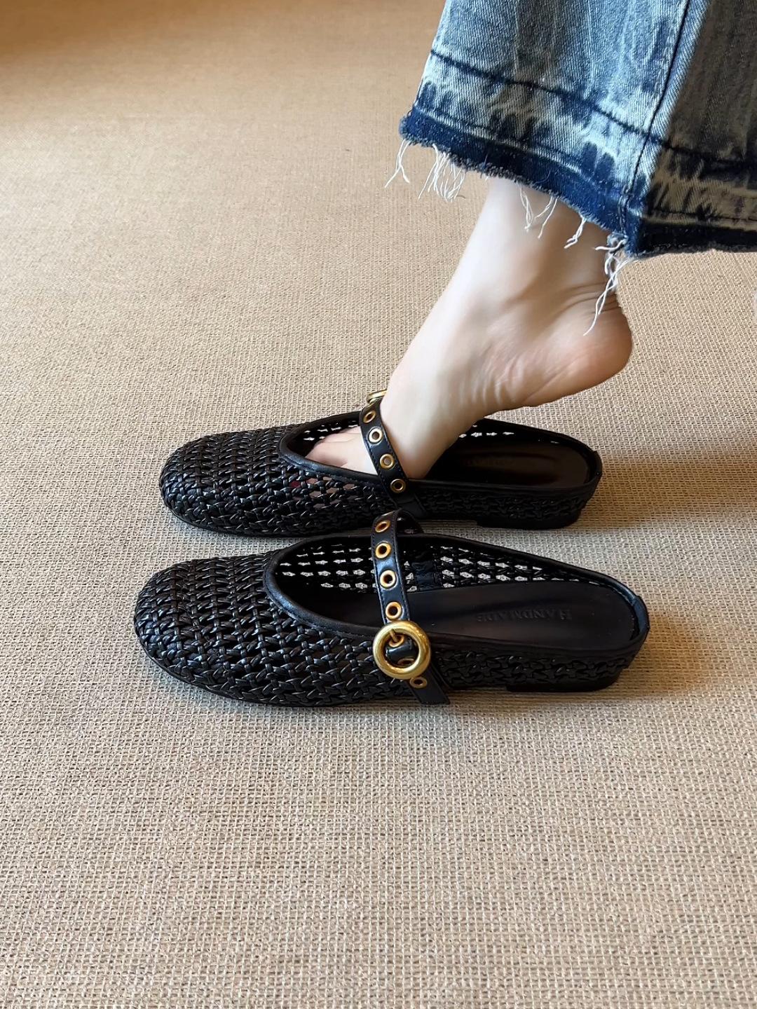 

3.5Cm versatile round head woven hollow shallow mouth word with metal buckle French outer wear low heel bag head cool slippers 40 чёрный