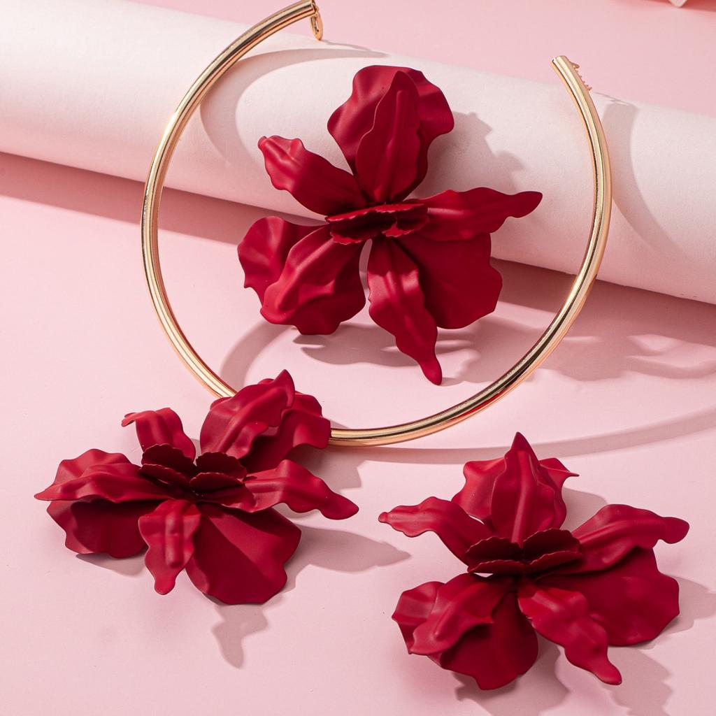 Personalized Exaggerated Flower Pendant Collar Earrings Set Women'S Fashion Street Shot Irregular Petal Jewelry