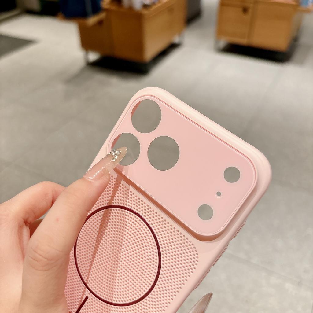 Advanced ice-sensitive magnetic suction heat dissipation reticulated shell is suitable for Apple 17Promax mobile phone case IP16/15/14 hard 13 sets 12