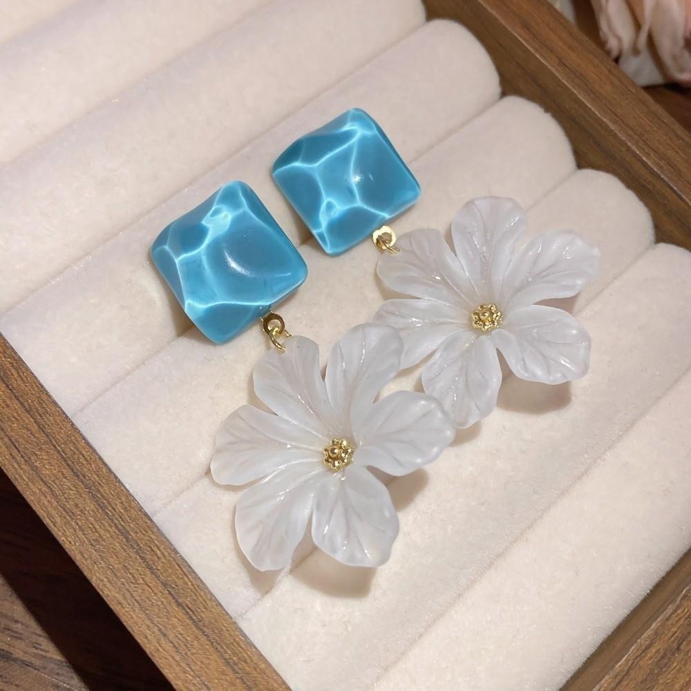 Temperament Acrylic Flower Earrings Big Floral Ladies Stud Earrings Women Earrings  Beach Vacation