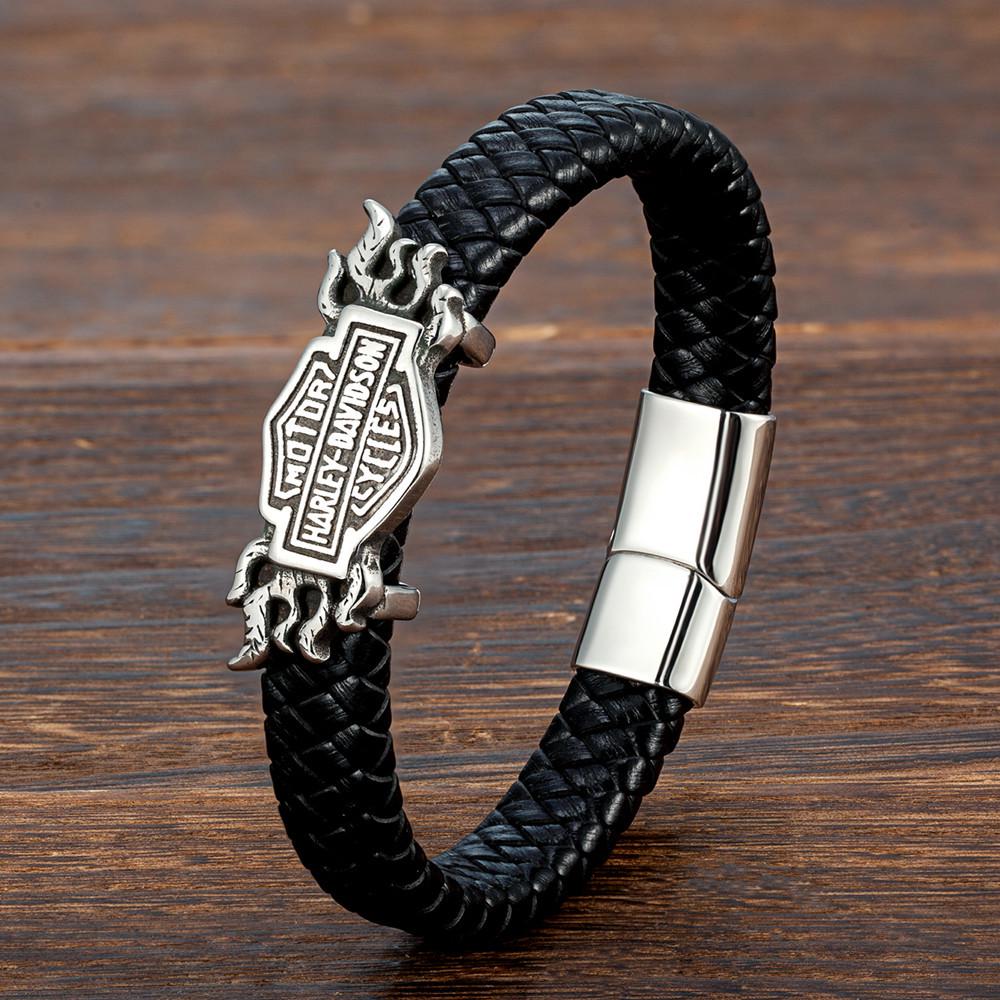 Bracciale in Pelle Intrecciata Harley Knight Shield: Accessorio Trendy da Uomo in Acciaio Inossidabile