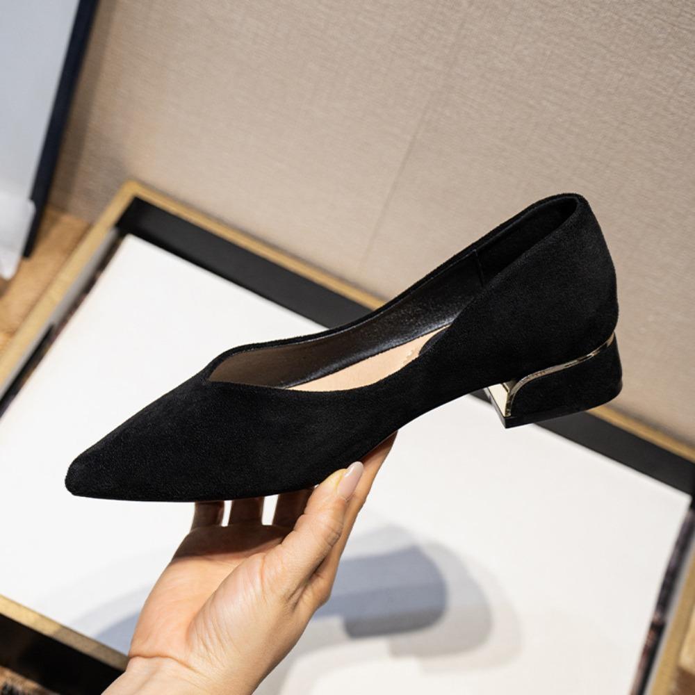 Damen Pumps Scharfe Spitze Einfache Schuhe mit dickem Absatz Vielseitige Schuhe mit niedrigem Absatz Schwarz Arbeitsschuhe Modische Damenschuhe in Übergröße