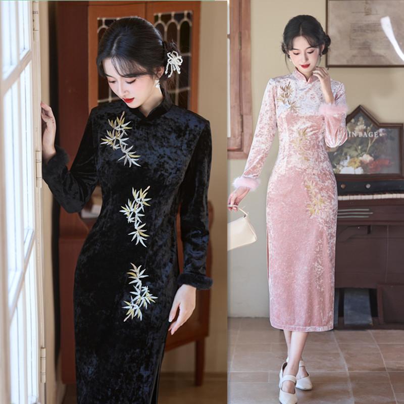 Velvet embroidered long velvet cheongsam autumn and winter new fashion young daily Chinese long-sleeved cheongsam