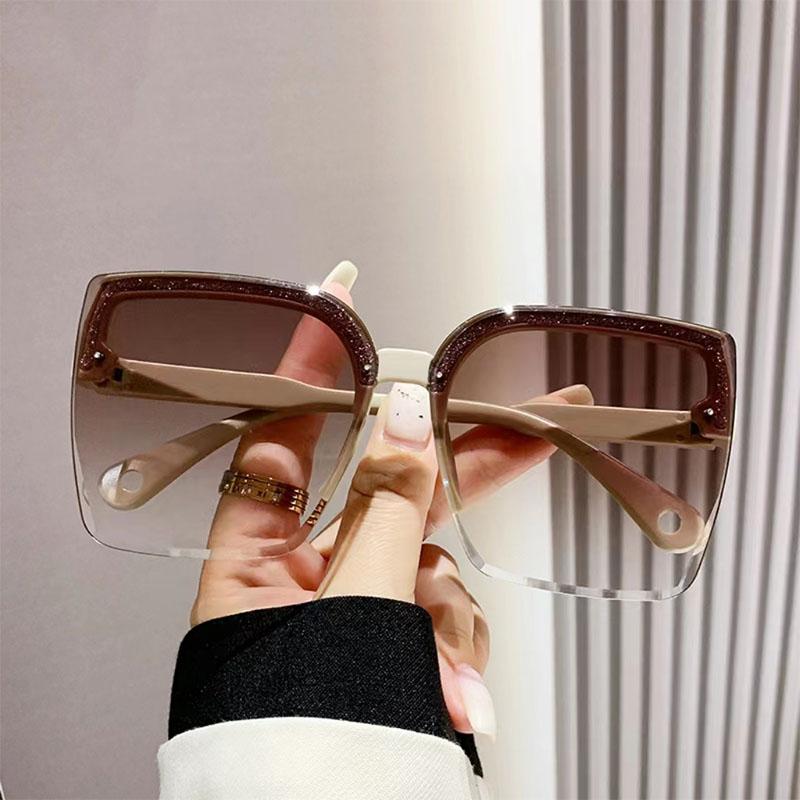 New Women'S Fashion Sunglasses Large Frame Square Sun Glasses Women Brand Designer Light Transparent Eyewear Uv400