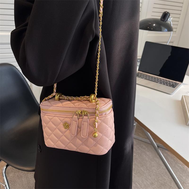 Textured Rhombus Shoulder Bag Women's Bag 2025 New Chain Messenger Bag Small Fragrant Fashion Box Bag Texture Retro
