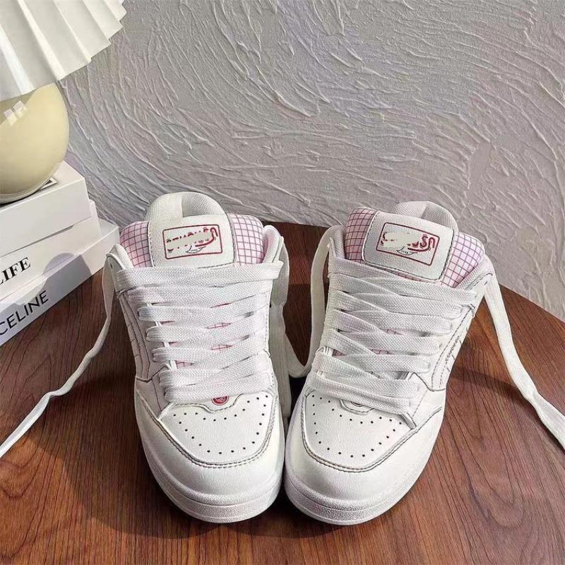 

Autumn new women s board shoes high value niche platform bread shoes versatile leather white shoes 40