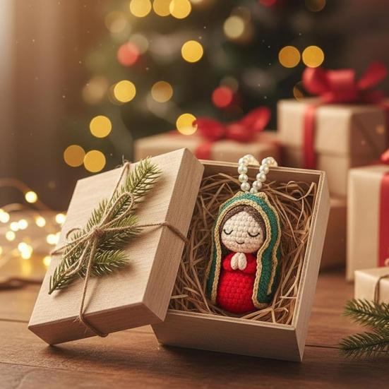 Niedliche Maria Statue Auto Kleines Harz Auto Rückspiegel Jungfrau Maria Innenraum Dekoration Anhänger mit Häkelarbeit