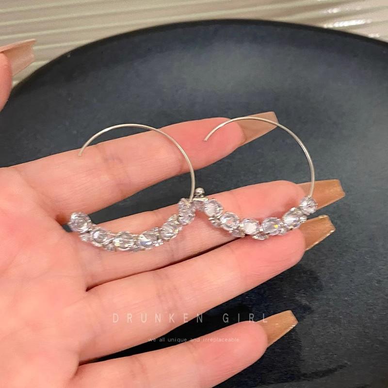 Trendy Exquisite Silver Color Shining Brightly Zircon Geometric Circle C-shaped Hoop Earrings for Women Korea Designer Jewelry