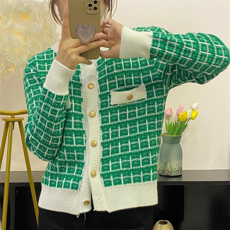 Retro contrasting color round neck plaid small fragrant knitted sweater cardigan autumn and winter fashion gentle wind sweater women's coat top