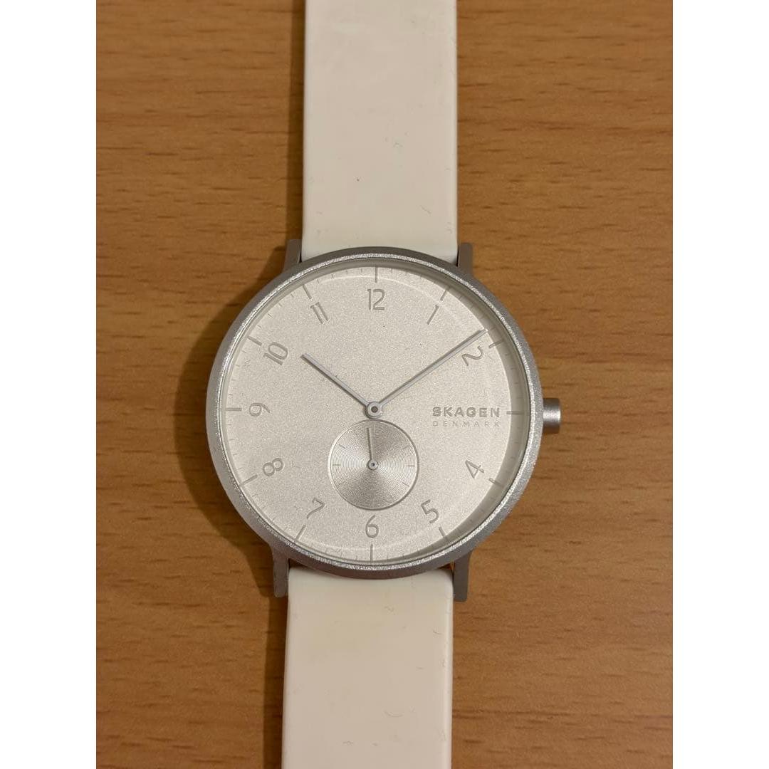 Used SKAGEN Watch Body White Silicone Strap
