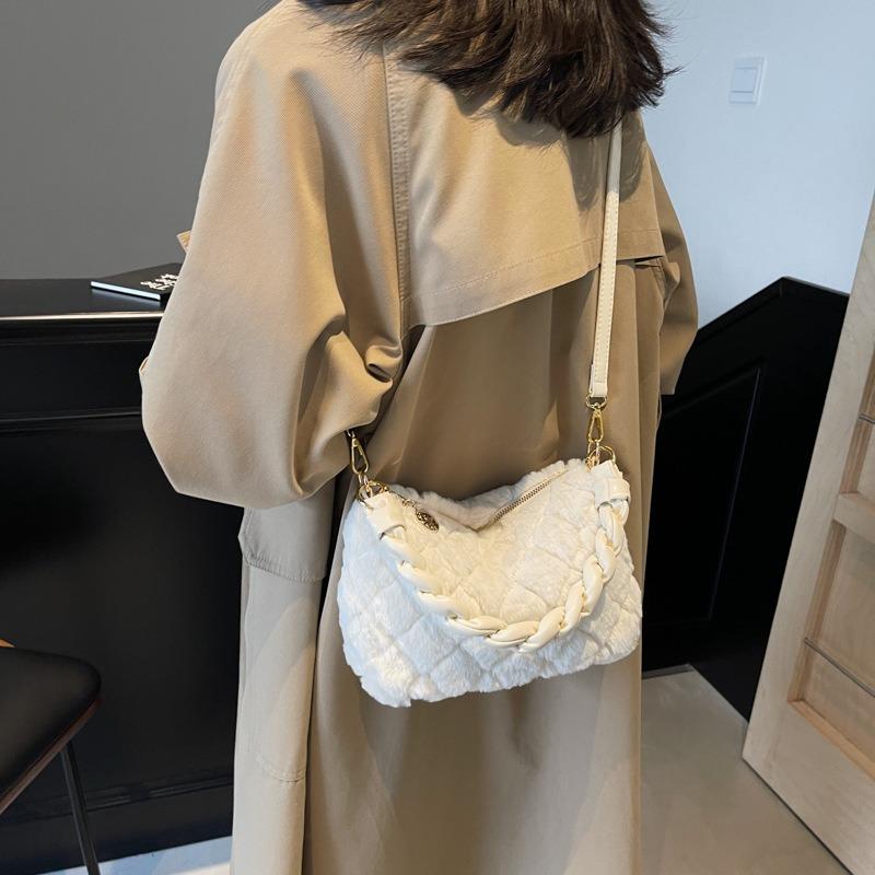 Popular Handbag Bag Women's Autumn and Winter New Fashion Plush Shoulder Bag Commuter Messenger Bag