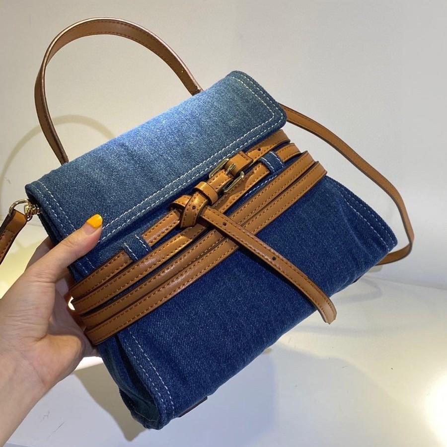 

Трендовая крашеная сумка из коровьей шкуры с мелким рисунком, женская, 2025, сумка для украшения в сто стилей, супер горячая, для ношения в руке, рекомендована для вас, маленькая квадратная сумка 22x9x19CM