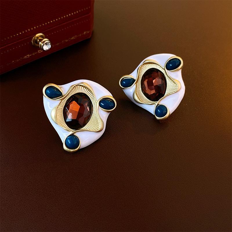Medieval vintage earrings, court style niche high-end stud earrings Internet celebrity retro earrings jewelry women