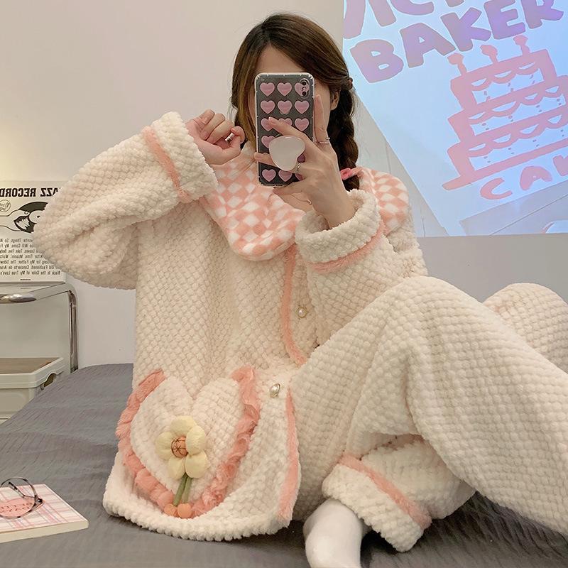 Cozy Rose-Pattern Flannel Pajamas for Women with Doll Collar - Cute, Sweet, and Warm for Autumn and Winter