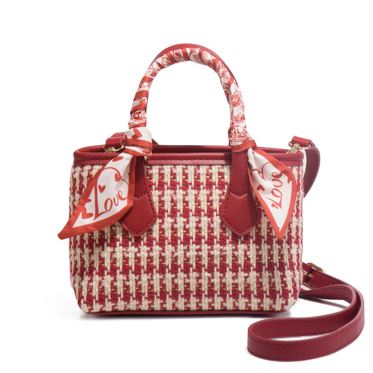

Premium Portable Bucket Bag, Red Small Bag, Female Bride Wedding Bag, Messenger Bag, Vegetable Basket Bag.
