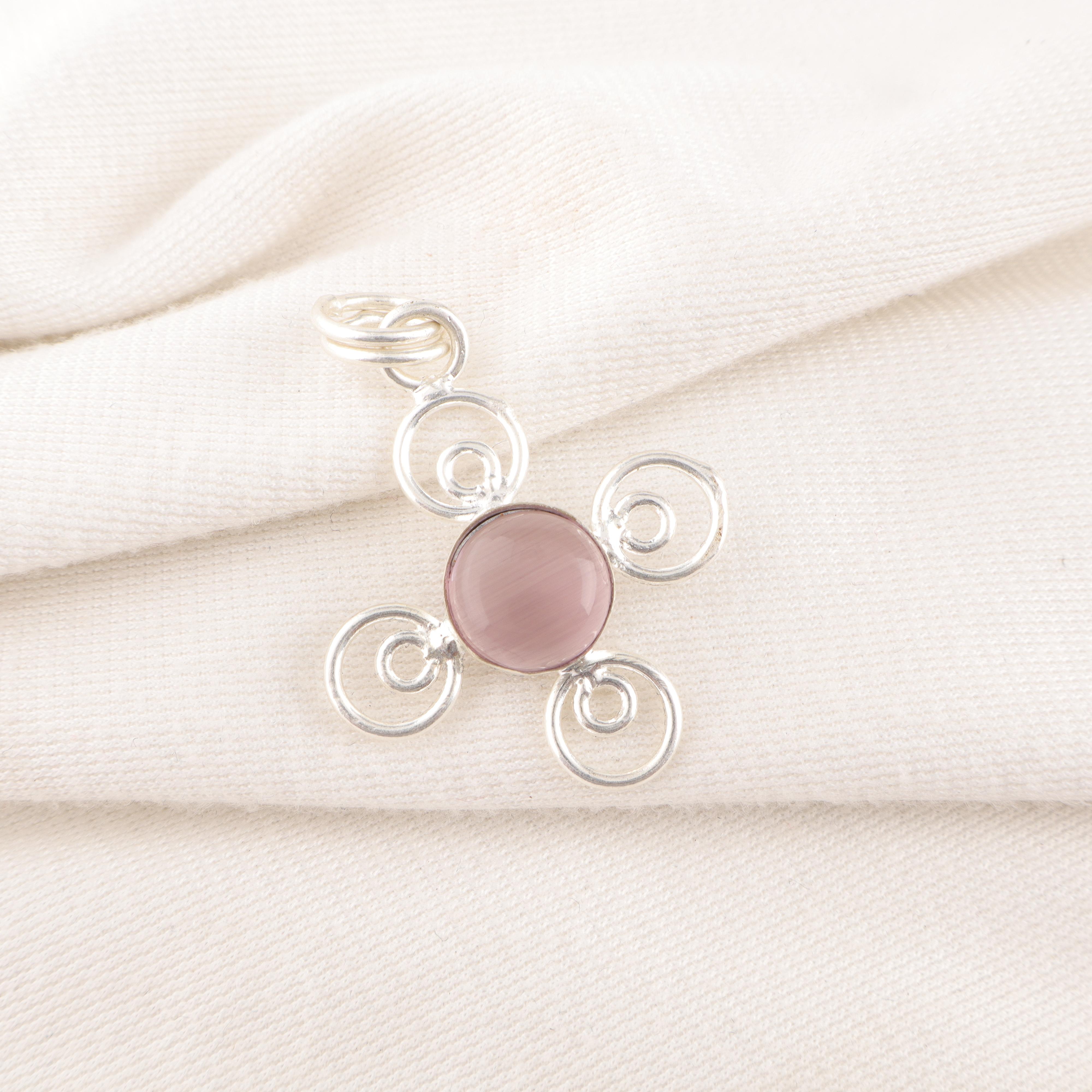 

Кулон из серебра 925 пробы с фиолетовым кошачьим глазом, Ювелирные изделия ручной работы из серебра, Великолепные ювелирные изделия с кошачьим глазом для подарка 1.57 Inches фиолетовый