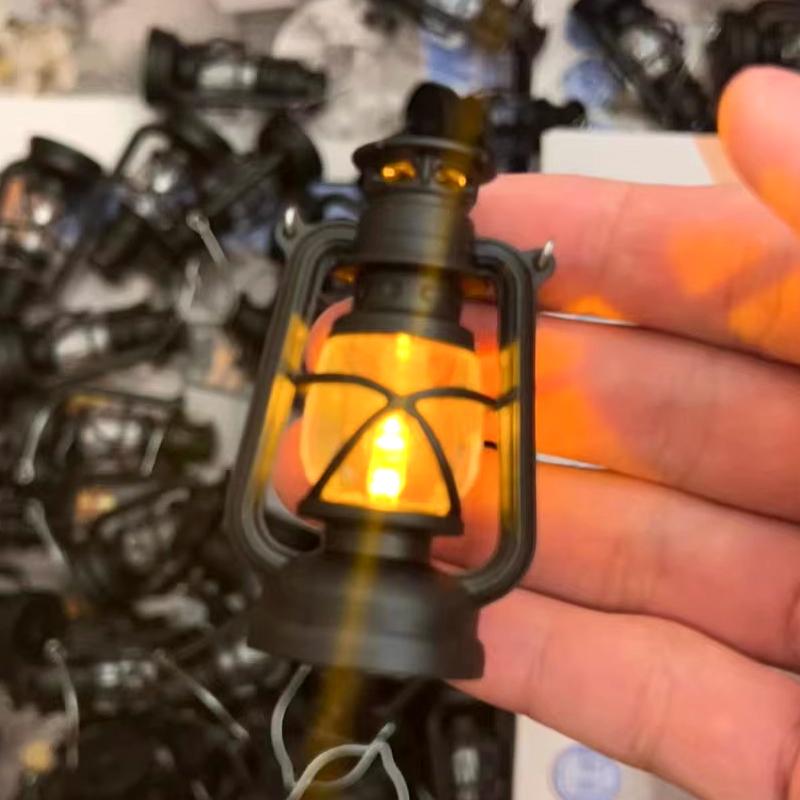 6cm Mini Led Retro Glowing Pony Lantern Simulation Cande Light Night Light Dollhouse Miniature Kerosen Lamp Home Decor Toy