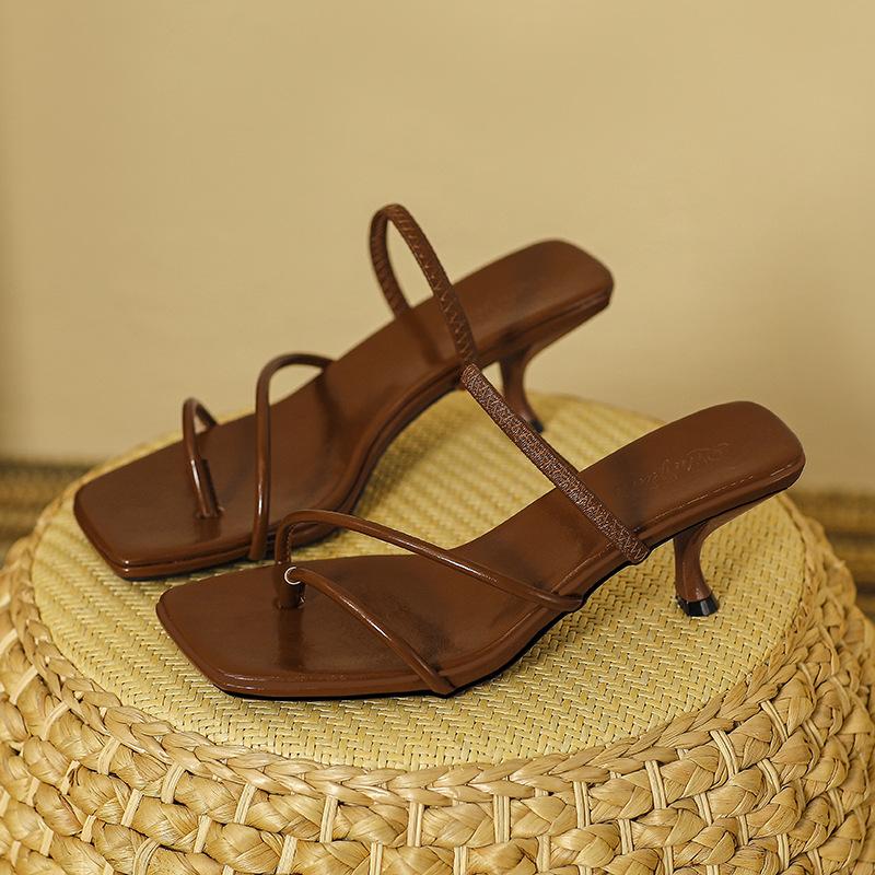 

French high heels women s summer leather pinch foot stiletto high heel sandals back strap two wear cat heel cool slippers outside 39 коричневий