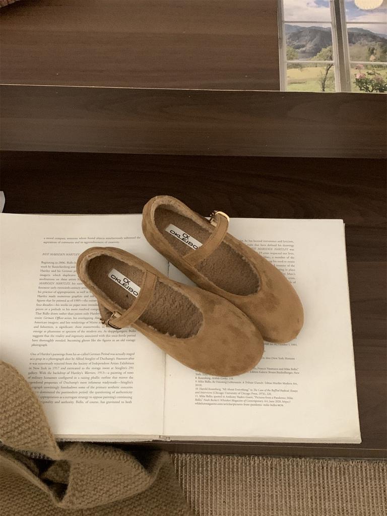 Retro versatile one-word buckle shallow single shoes women's 2025 autumn new round head flat bottom super soft sole grandma shoes leopard print