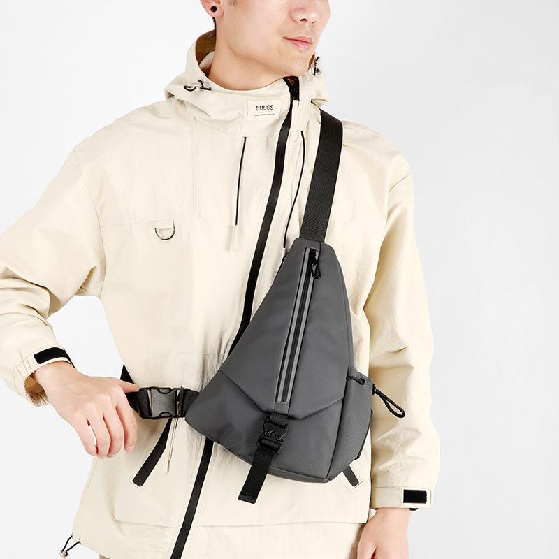 2025 New Men's Large-capacity Outdoor Breast Bag Casual Fashion Oblique Span Bag Shoulder Bag Commuter Small Backpack Bag