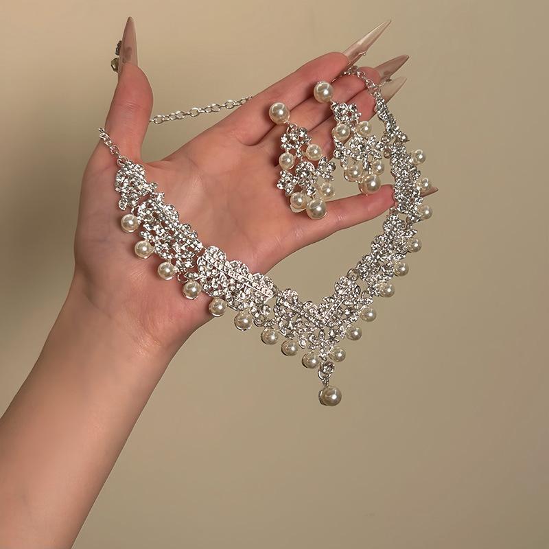 Diamond-encrusted Flower Pearl Necklace Earrings Elegant Temperament Versatile Jewelry Set Light Luxury High-end Jewelry