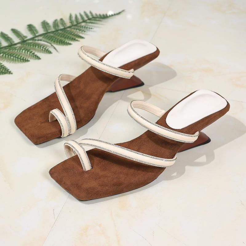 Fashion Sexy Silver Glitter Narrow Band Clip Toe Slippers Women 2025 Summer Square Toe Strange Heel Slip On Sandals Fashion Beach Shoes