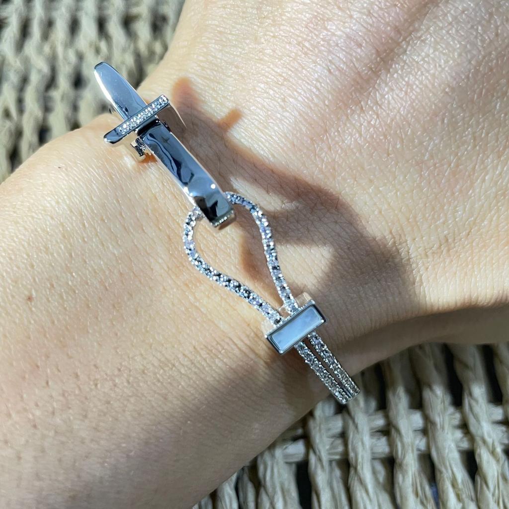 Belt Buckle Horseshoe Buckle Women's Design High-end Retro Women's Sweet and Cool All-match Bracelet
