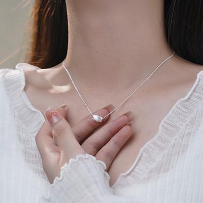 Brushed Geometric Necklace with A Minimalist and Sweet Design, High-end Collarbone Chain